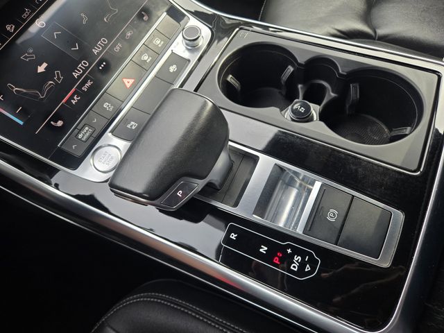 Thumbnail: 2019 Audi Q8 - 16