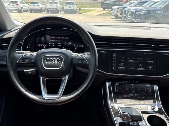 Thumbnail: 2022 Audi Q8 - 12