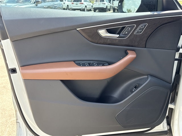 Thumbnail: 2022 Audi Q8 - 17