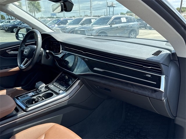Thumbnail: 2022 Audi Q8 - 22