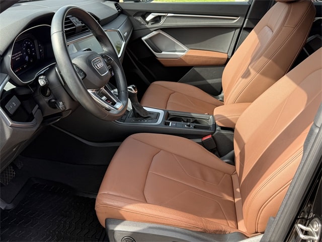 Thumbnail: 2021 Audi Q3 - 10