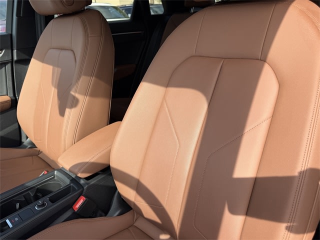 Thumbnail: 2021 Audi Q3 - 11