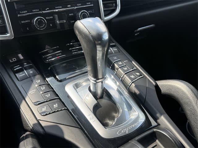 Thumbnail: 2016 Porsche Cayenne - 15
