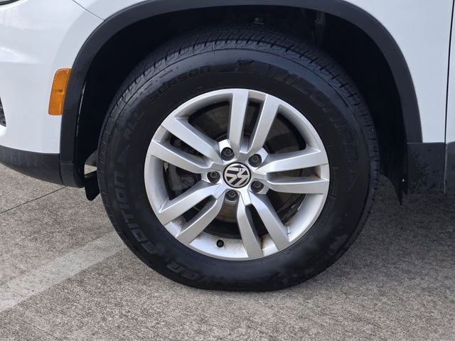 Thumbnail: 2016 Volkswagen Tiguan - 8