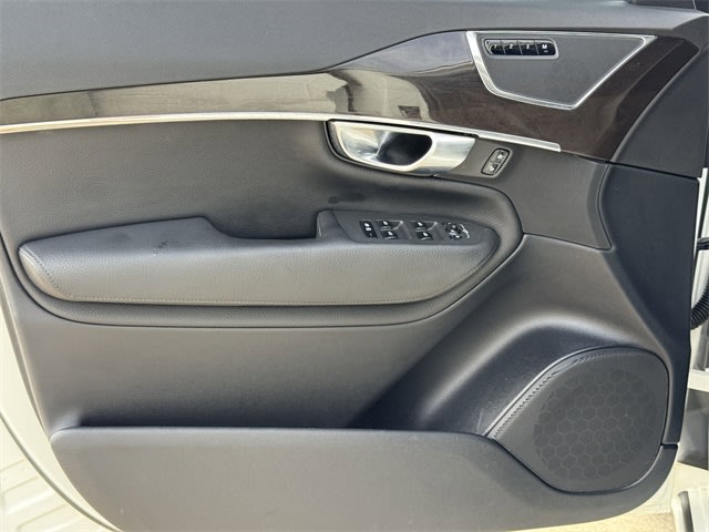 Thumbnail: 2018 Volvo XC90 - 20