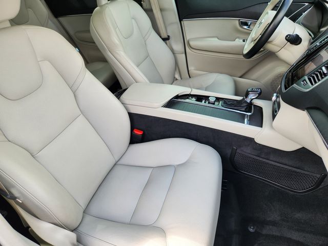 Thumbnail: 2020 Volvo XC90 - 20