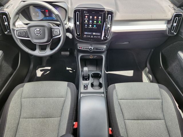 Thumbnail: 2025 Volvo XC40 - 2