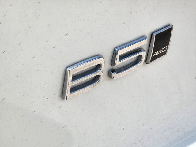 Thumbnail: 2025 Volvo XC40 - 7