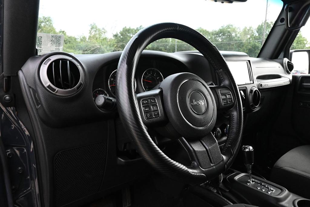 Thumbnail: 2016 Jeep Wrangler - 10