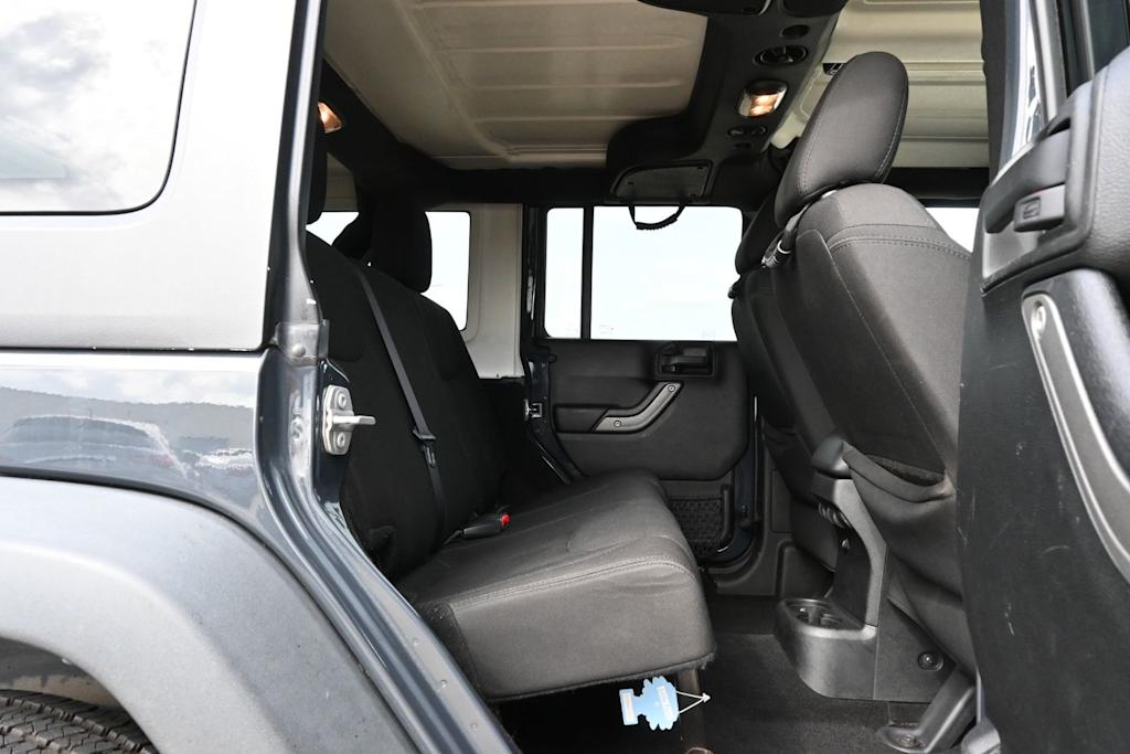 Thumbnail: 2016 Jeep Wrangler - 25