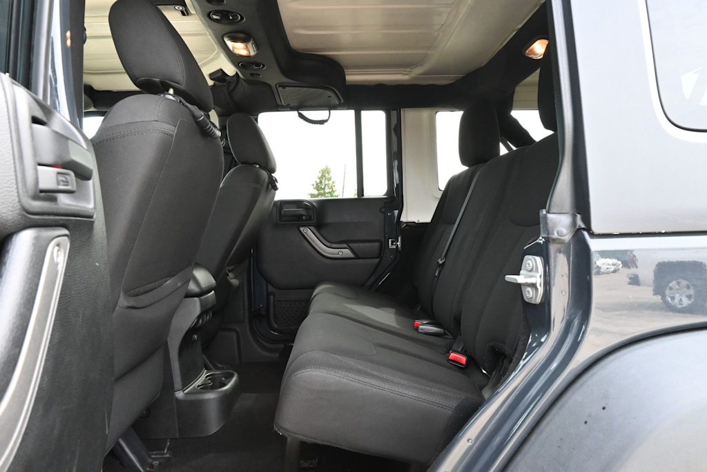 Thumbnail: 2016 Jeep Wrangler - 9