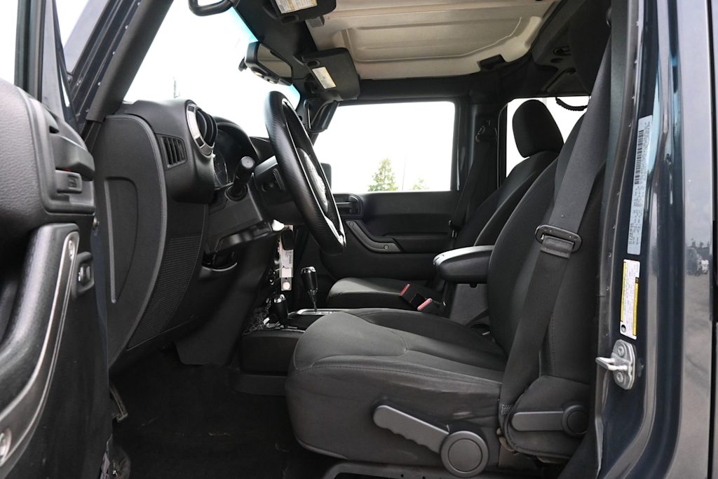 Thumbnail: 2016 Jeep Wrangler - 7