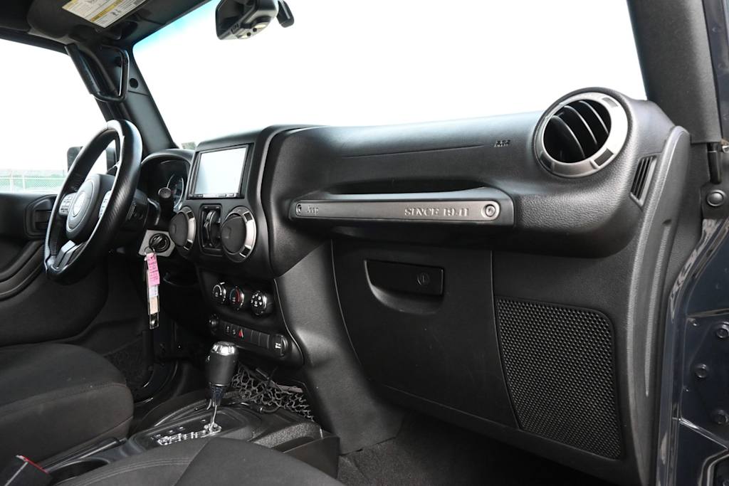 Thumbnail: 2016 Jeep Wrangler - 11