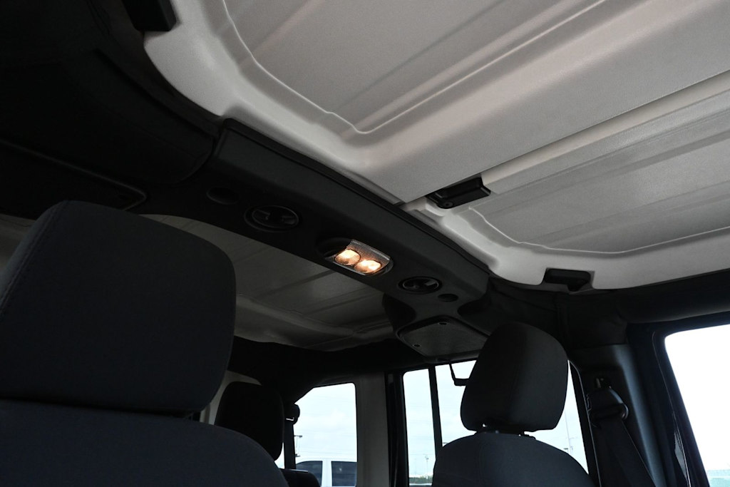 Thumbnail: 2016 Jeep Wrangler - 27