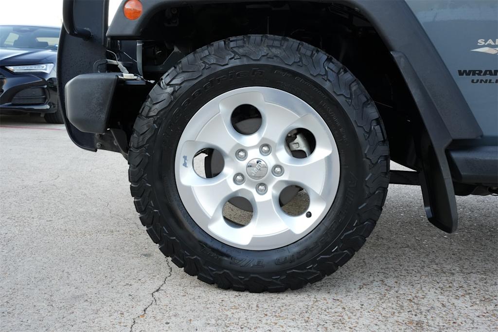 Thumbnail: 2015 Jeep Wrangler - 6