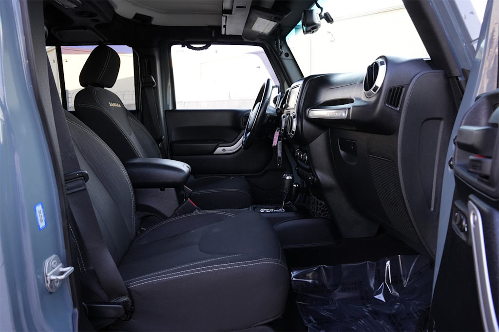 Thumbnail: 2015 Jeep Wrangler - 27