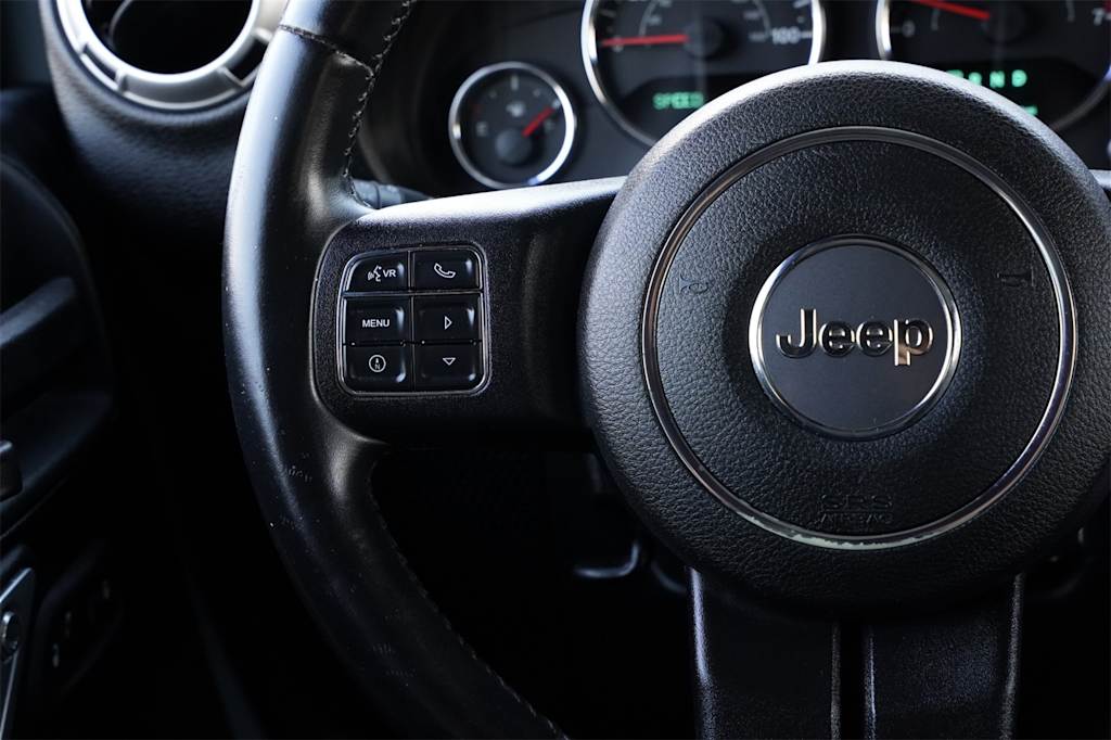 Thumbnail: 2015 Jeep Wrangler - 23