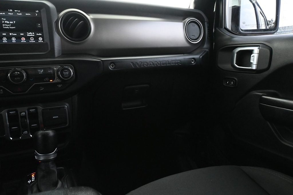 Thumbnail: 2019 Jeep Wrangler - 22