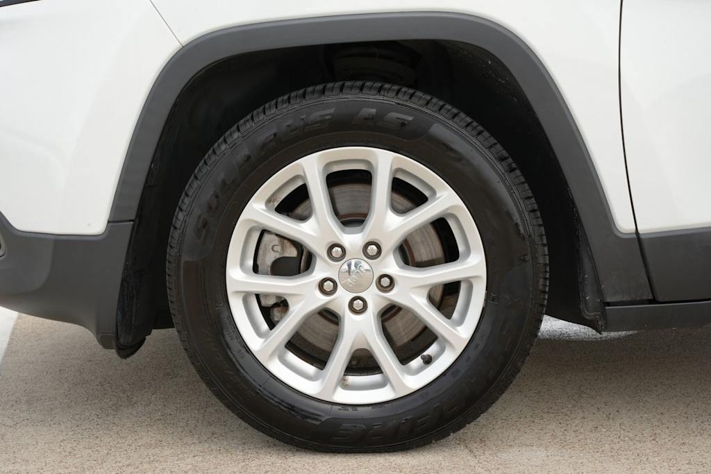 Thumbnail: 2017 Jeep Cherokee - 8
