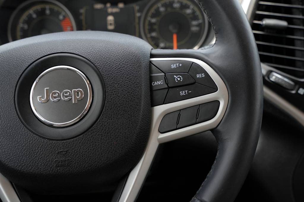 Thumbnail: 2017 Jeep Cherokee - 24