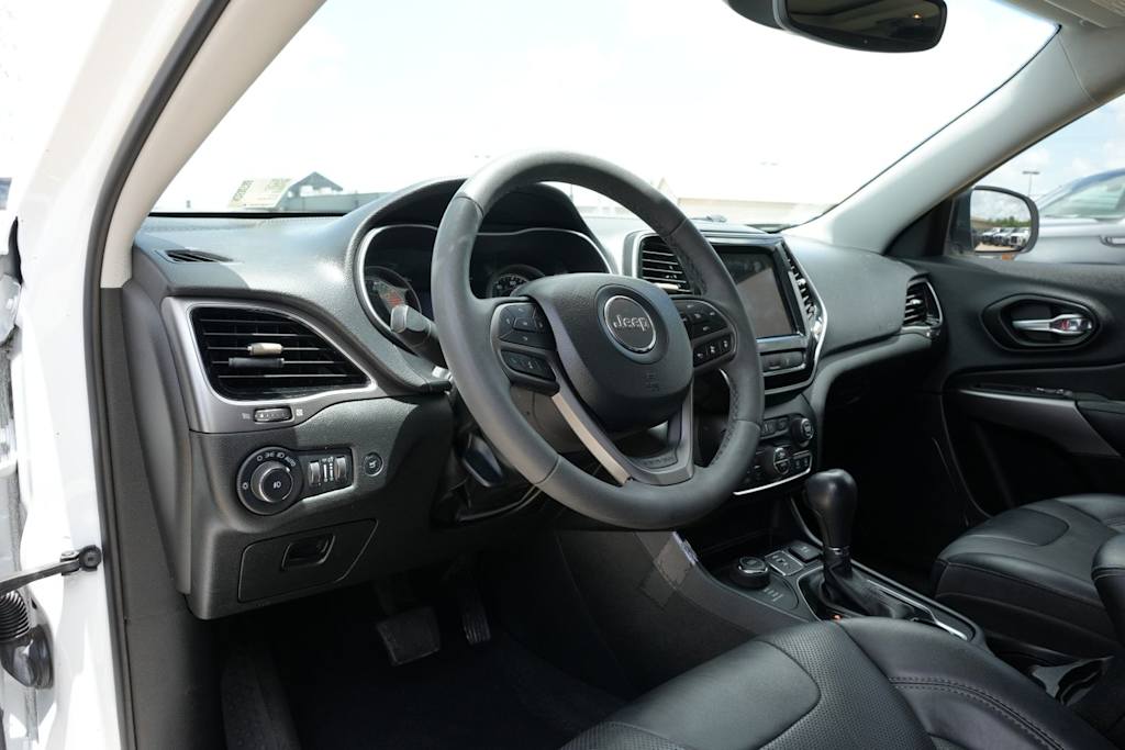 Thumbnail: 2022 Jeep Cherokee - 12