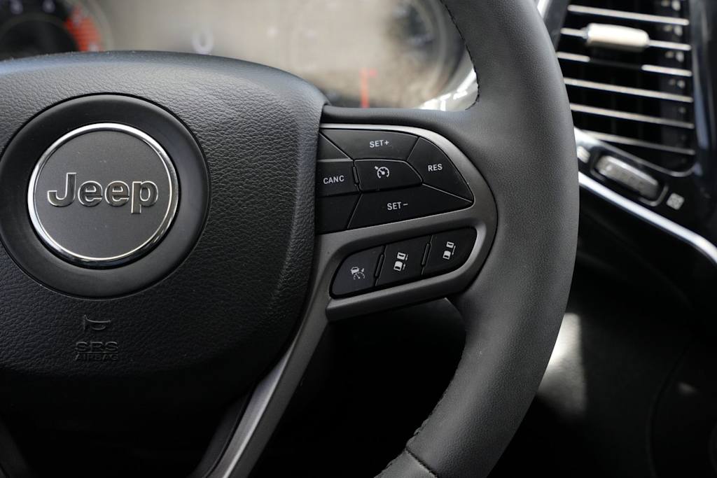 Thumbnail: 2022 Jeep Cherokee - 21