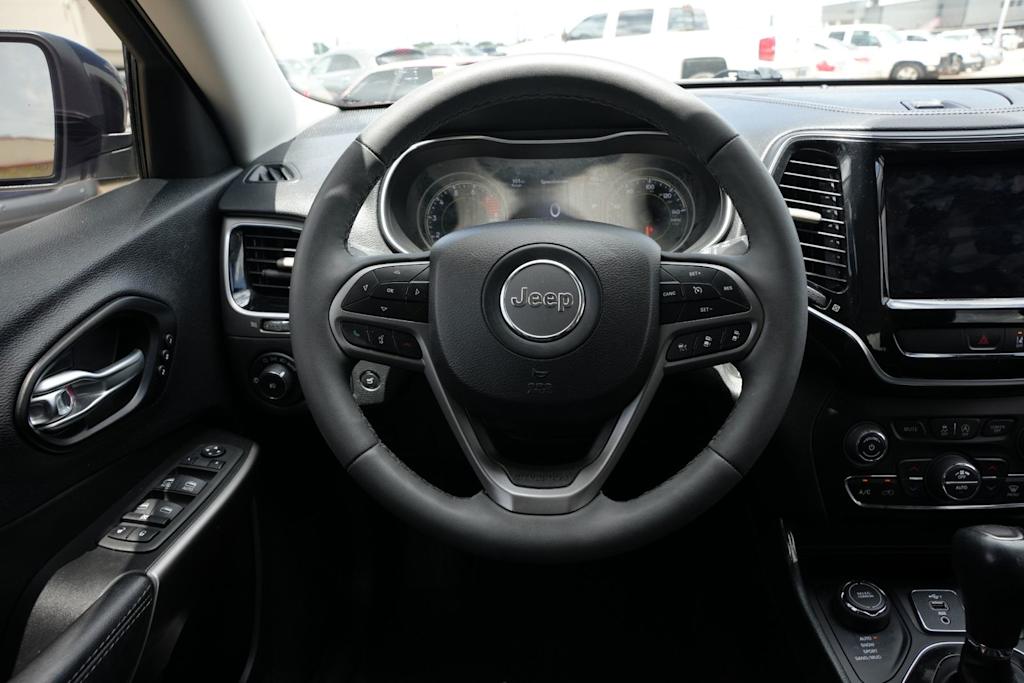 Thumbnail: 2022 Jeep Cherokee - 8