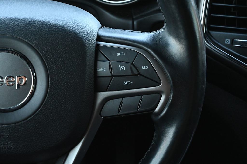 Thumbnail: 2021 Jeep Grand Cherokee - 19