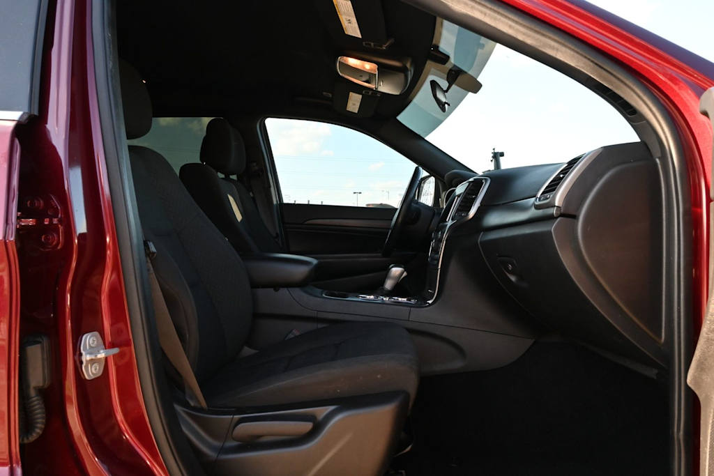 Thumbnail: 2021 Jeep Grand Cherokee - 24