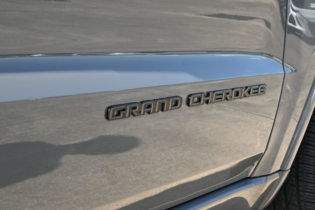 Thumbnail: 2021 Jeep Grand Cherokee - 7