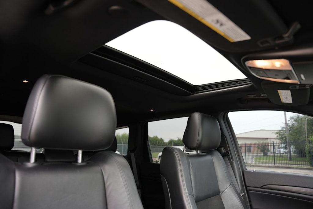 Thumbnail: 2021 Jeep Grand Cherokee - 25