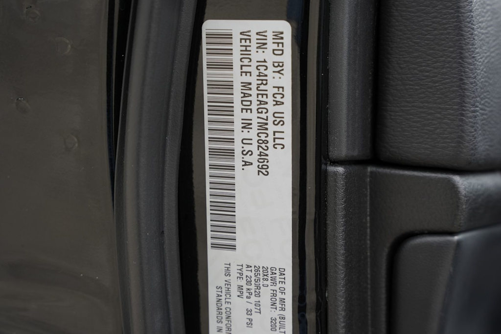 Thumbnail: 2021 Jeep Grand Cherokee - 16