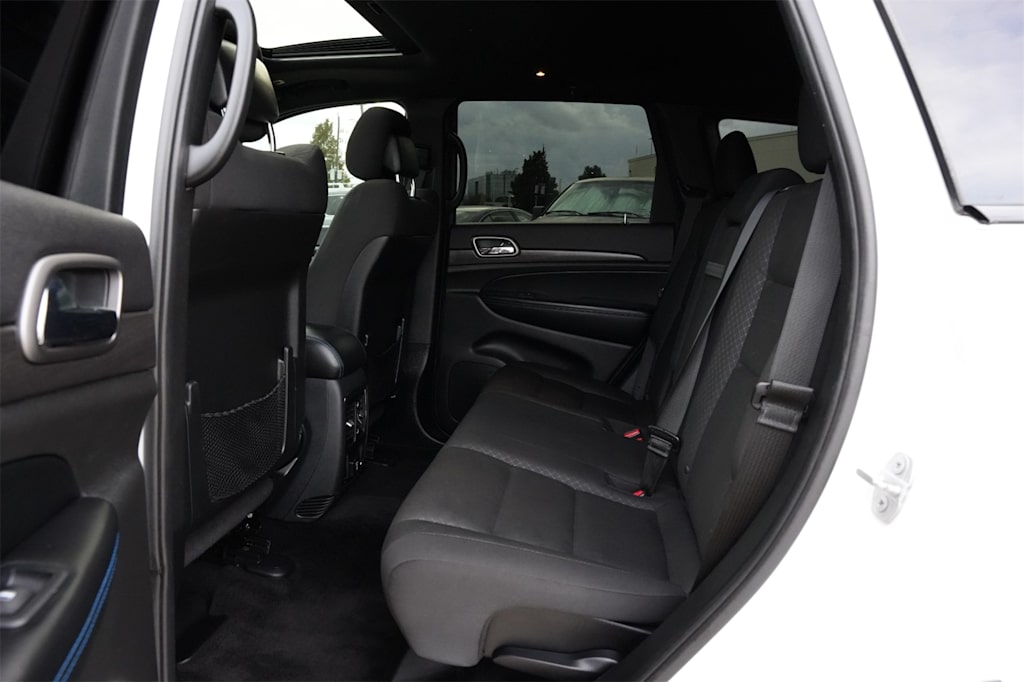 Thumbnail: 2018 Jeep Grand Cherokee - 12