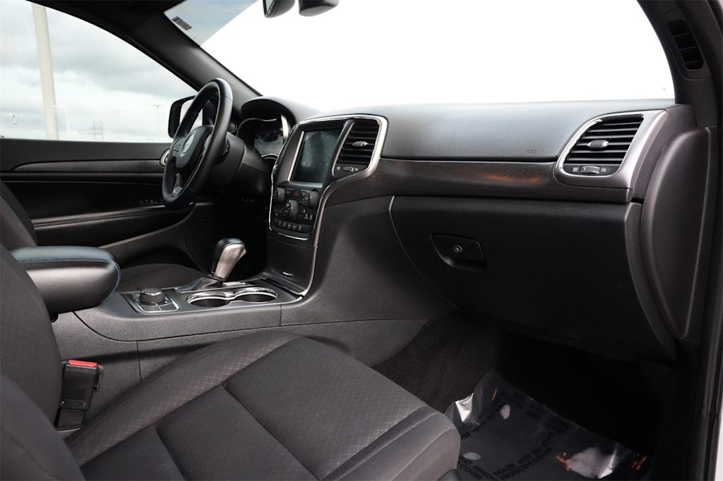 Thumbnail: 2018 Jeep Grand Cherokee - 14