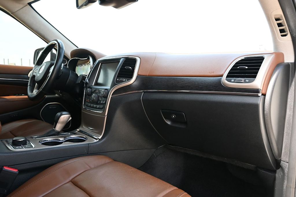 Thumbnail: 2016 Jeep Grand Cherokee - 11