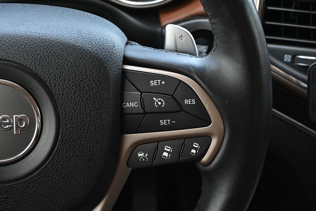 Thumbnail: 2016 Jeep Grand Cherokee - 20