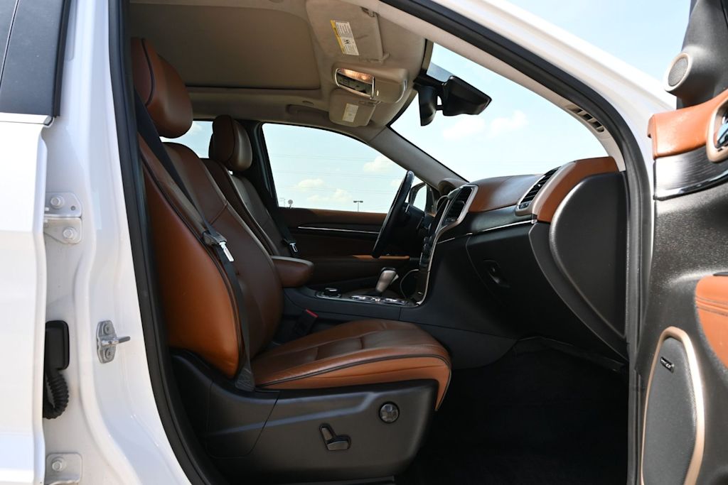 Thumbnail: 2016 Jeep Grand Cherokee - 24