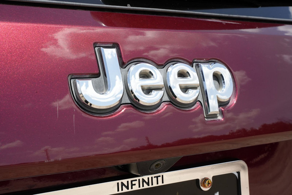 Thumbnail: 2017 Jeep Grand Cherokee - 7