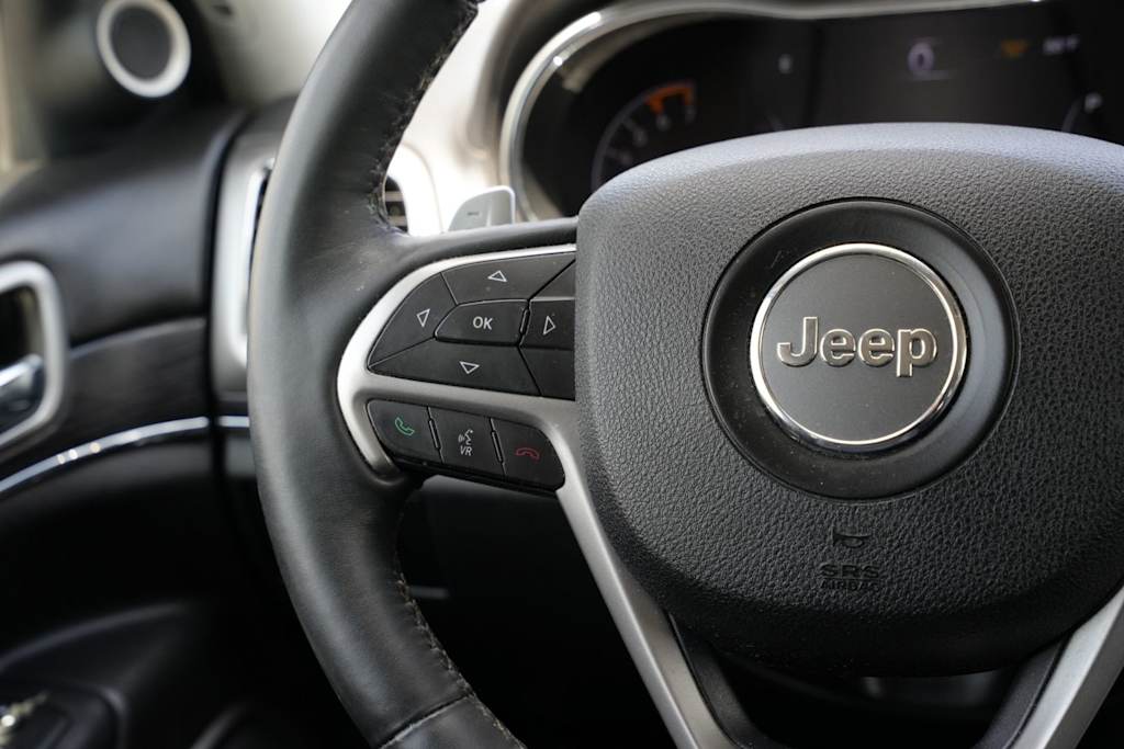 Thumbnail: 2017 Jeep Grand Cherokee - 21