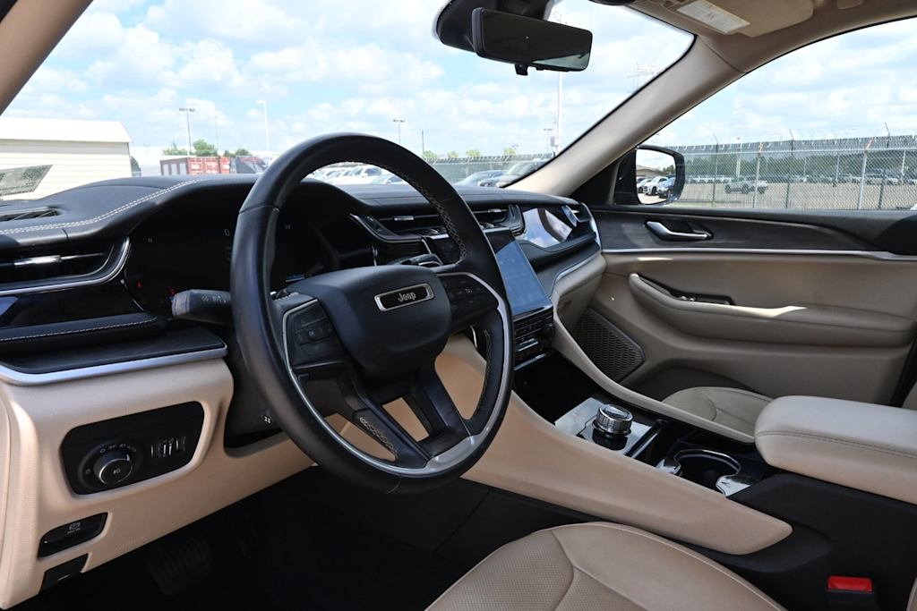 Thumbnail: 2022 Jeep Grand Cherokee - 13