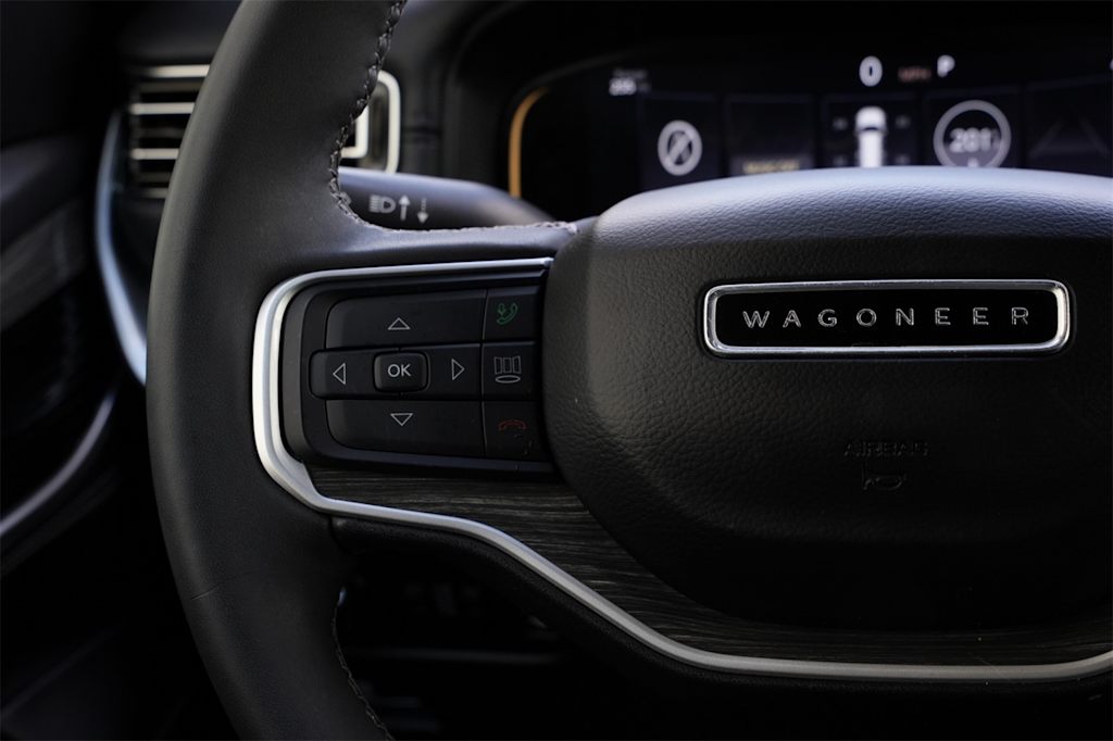 Thumbnail: 2022 Jeep Wagoneer - 19