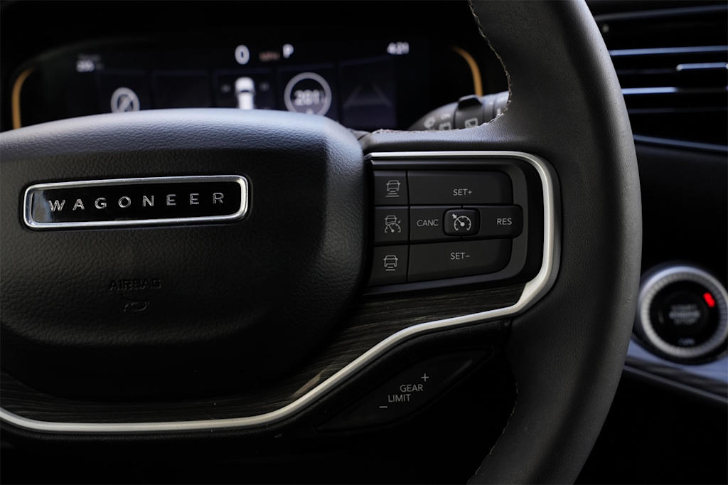 Thumbnail: 2022 Jeep Wagoneer - 20