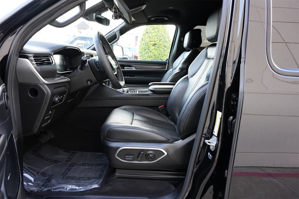 Thumbnail: 2022 Jeep Wagoneer - 10