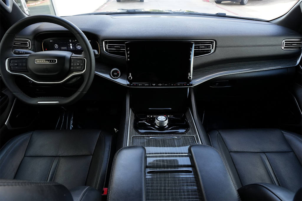 Thumbnail: 2022 Jeep Wagoneer - 2