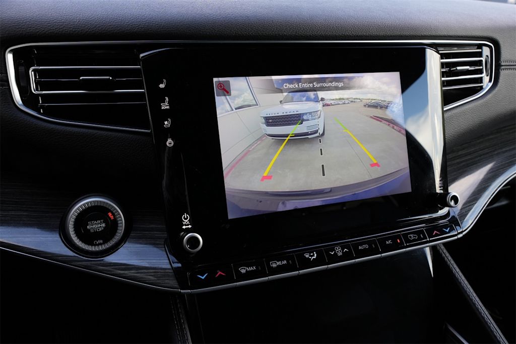 Thumbnail: 2022 Jeep Wagoneer - 14