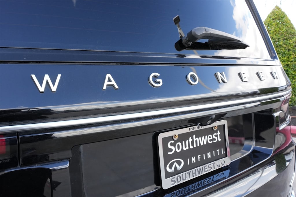 Thumbnail: 2022 Jeep Wagoneer - 24