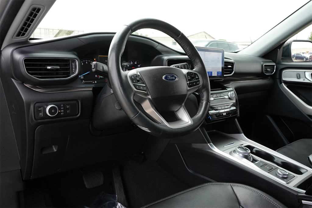 Thumbnail: 2022 Ford Explorer - 14