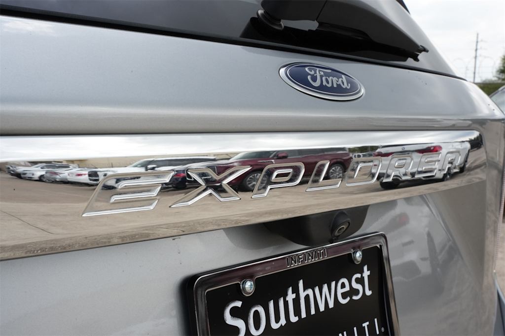 Thumbnail: 2022 Ford Explorer - 8