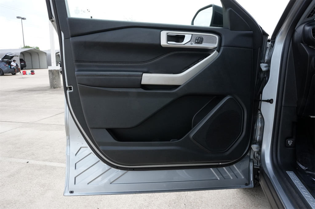 Thumbnail: 2022 Ford Explorer - 26