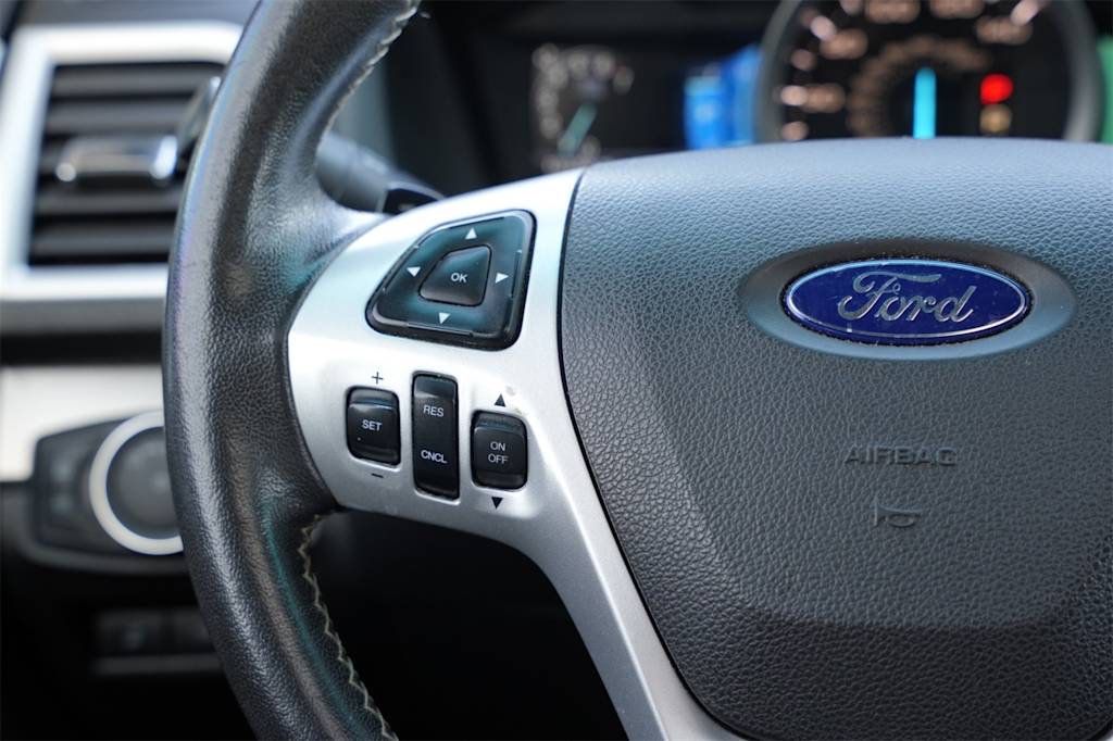 Thumbnail: 2015 Ford Explorer - 20